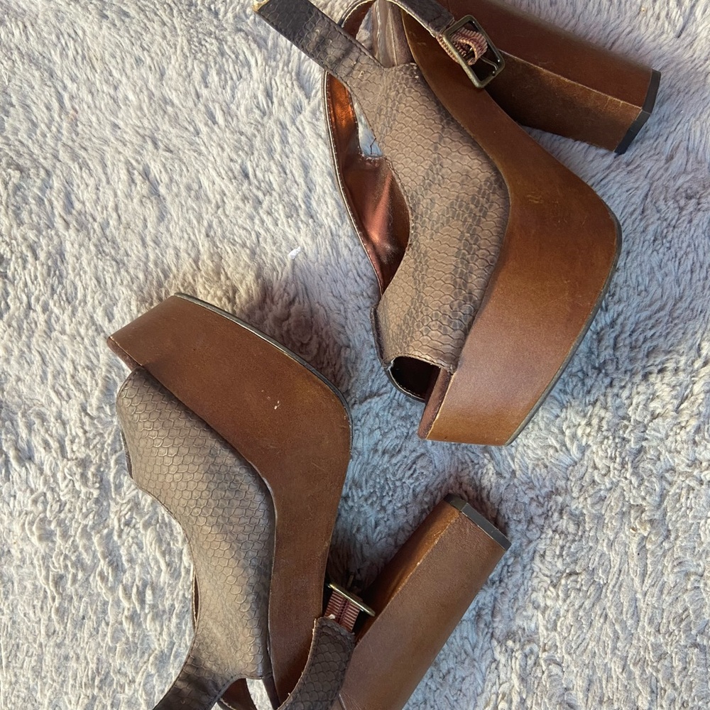 Vintage snakeskin, chunky heel